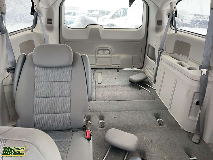 2008-dodge-grand-caravan-se-image-25