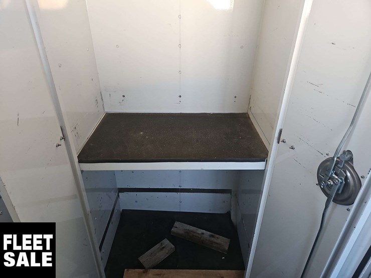 2012-ford-e-series-s/a-service-cube-van-image-32