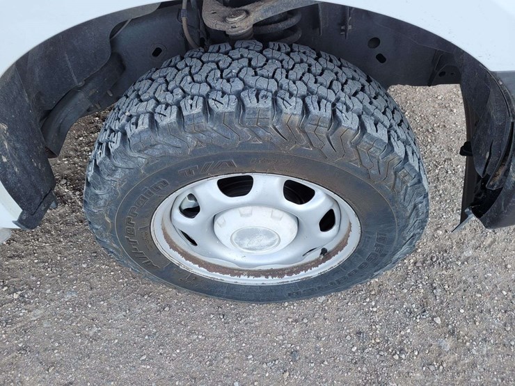 2017-ford-f150-xl-image-18