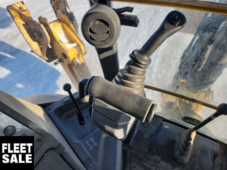 2019-deere-410l-image-19