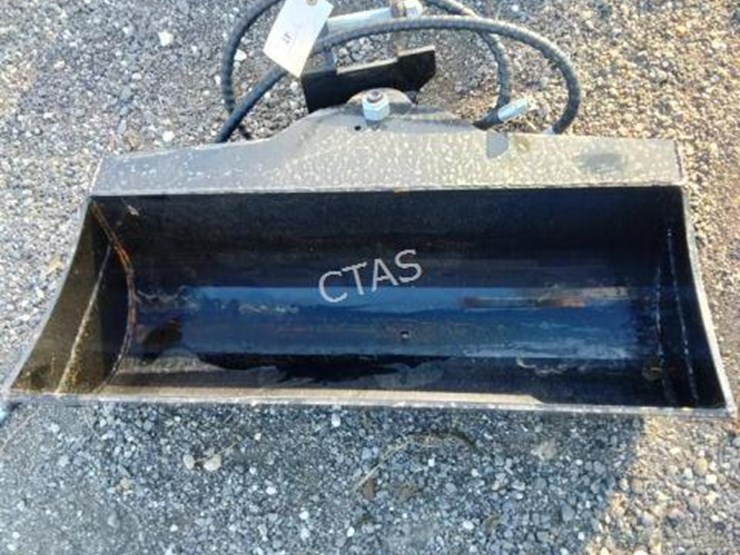 #47-•-mini-excavator-80cm-hydraulic-tilting-bucket-image-1