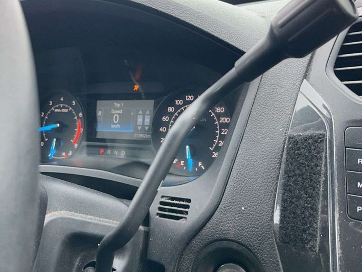 2019-ford-explorer-image-21