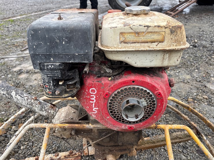 #6526-•-e1.-wacker-concrete-finisher-image-2