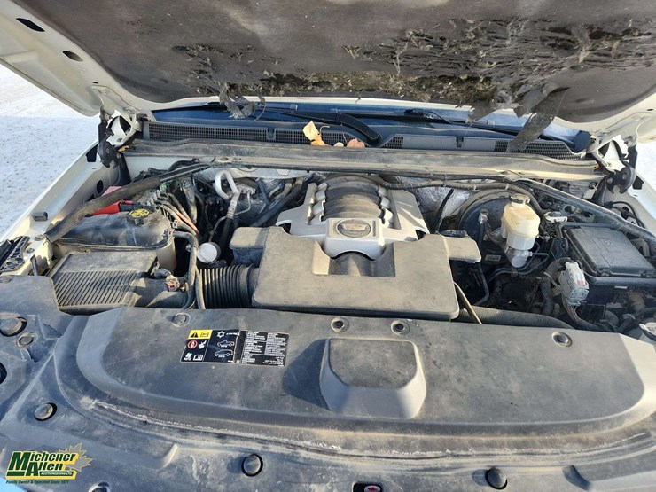 2015-cadillac-escalade-image-33