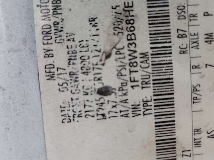 2017-ford-f350-image-33