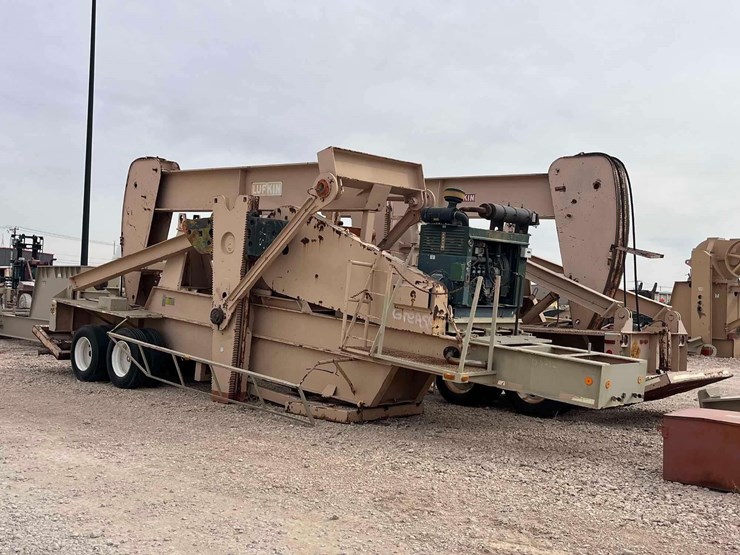 1988-lufkin-cm-320d-305-100-road-runner-mobile-t/a-oil-field-pumpjack-image-1
