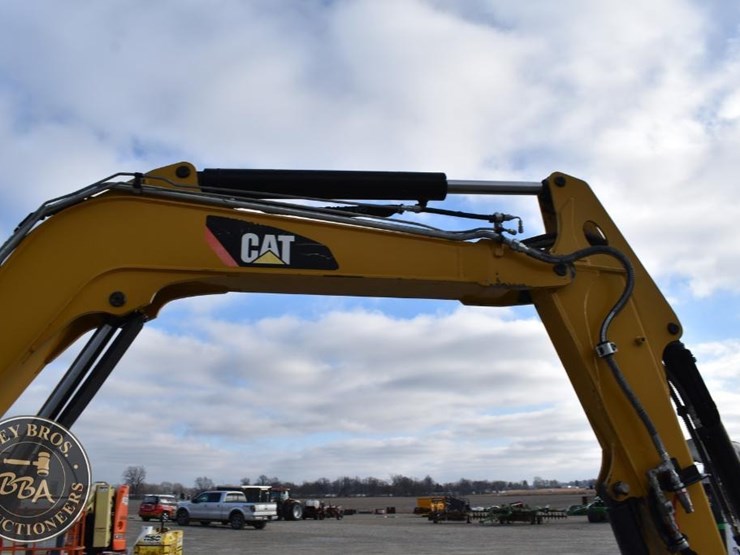 2019-caterpillar-305.5e2-cr-image-27