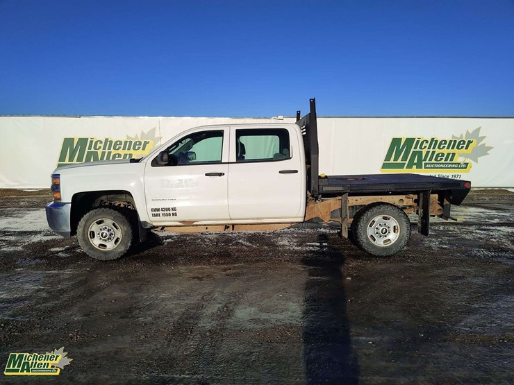 2015-chevrolet-silverado-2500hd-image-8