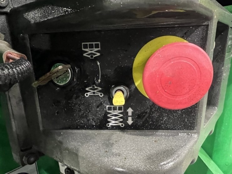 2016-jlg-1930es-image-7