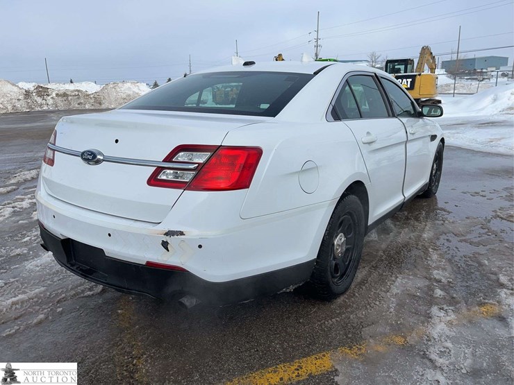 2016-ford-taurus-police-inte-image-4