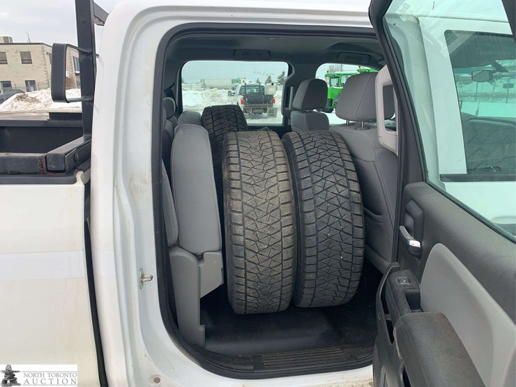 2018-chevrolet-silverado-1500-image-31