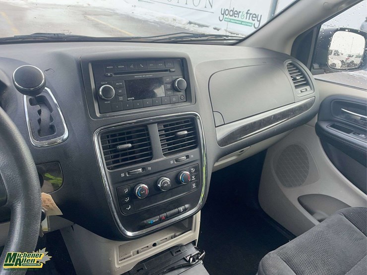 2020-dodge-grand-caravan-se-image-17