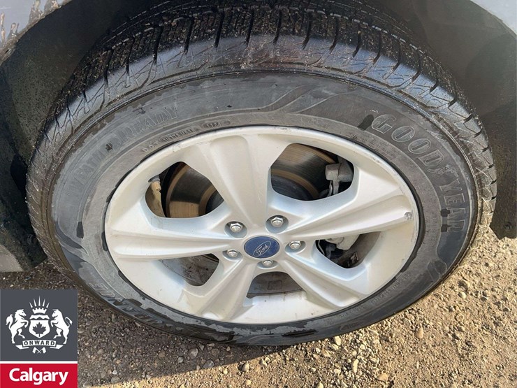 2016-ford-escape-se-image-12