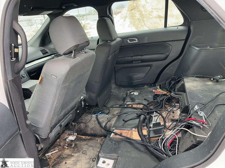 2018-ford-explorer-image-28