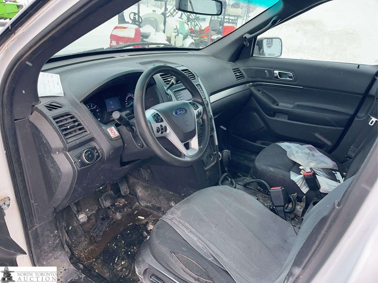 2015-ford-explorer-police-interceptor-image-23