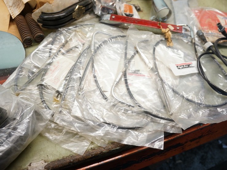 harley-davidson-miscellaneous-parts-lot-image-4