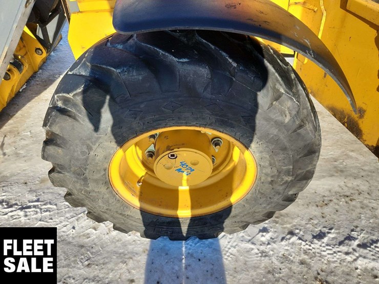 2019-deere-410l-image-10