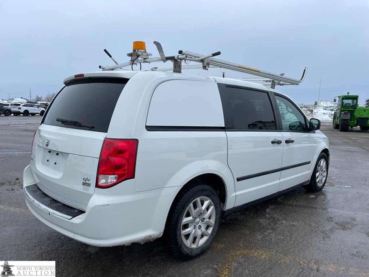 2014-ram-tradesman-image-4