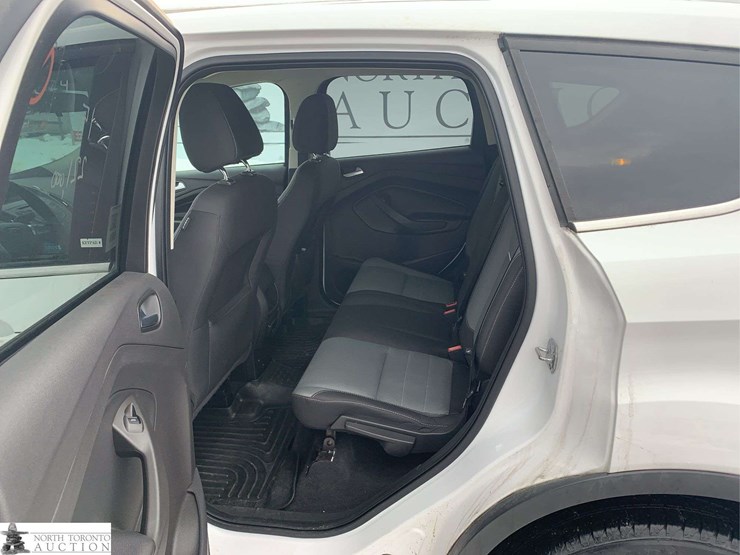 2015-ford-escape-se-image-26