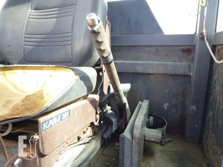 2004-volvo-g86-image-11