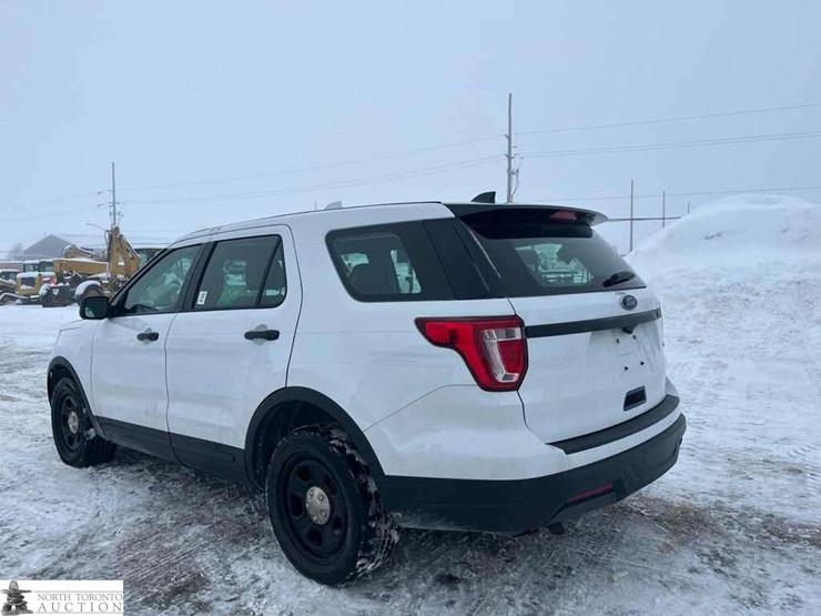 2018-ford-explorer-image-4