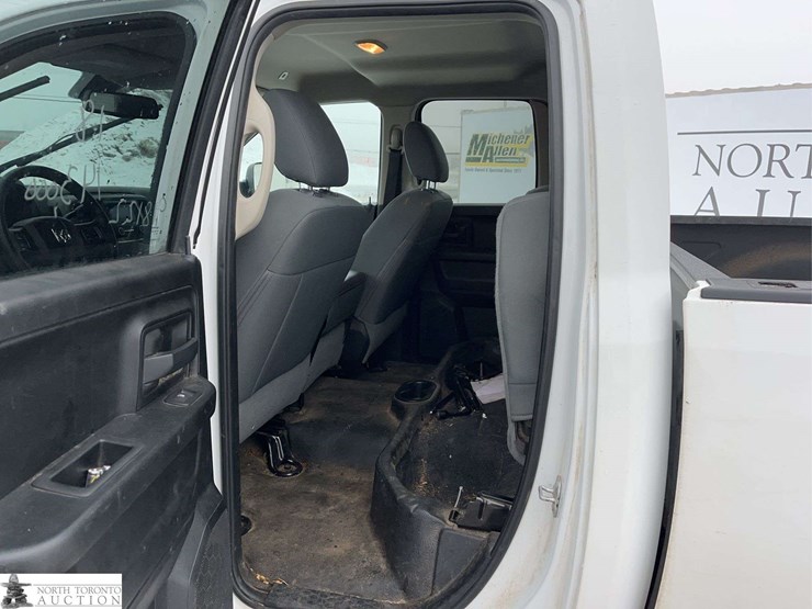 2018-dodge-1500-image-25