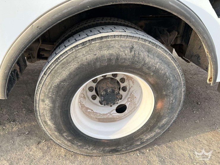 2004-international-durastar-4300-image-41