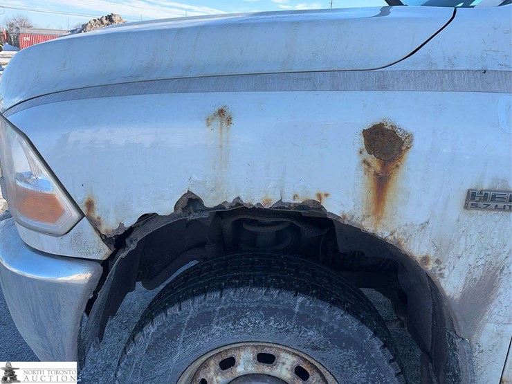 2012-dodge-2500-image-33