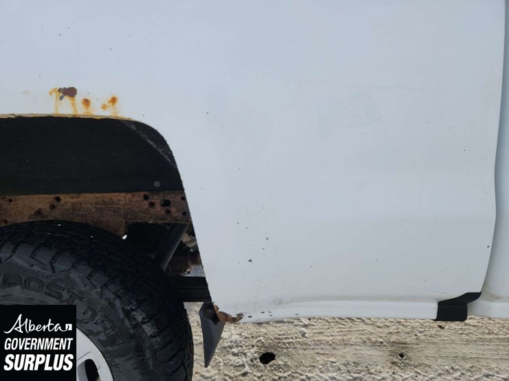 2016-chevrolet-silverado-2500hd-image-35