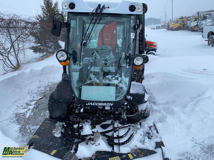 2014-jacobs-lf550-mower-image-2