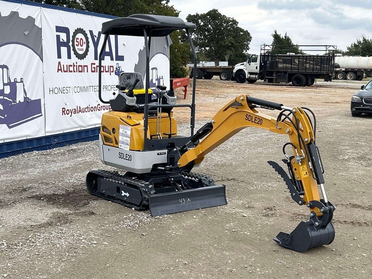 2025-sdlanch-sdle20-diesel-mini-excavator-image-4