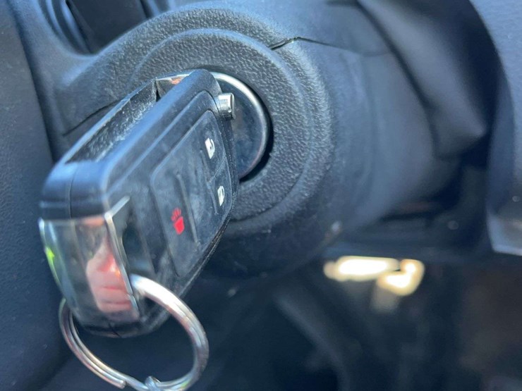 2015-chevrolet-equinox-ls-image-17