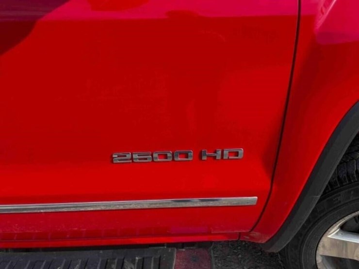 2016-gmc-2500-image-9