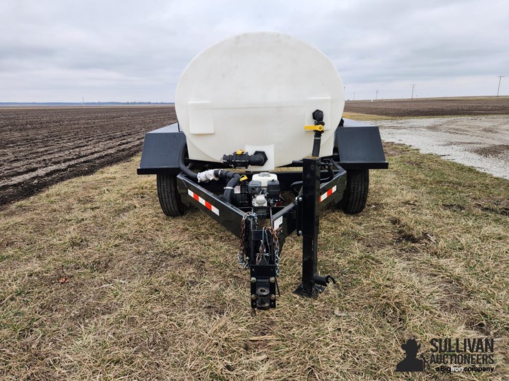 2017-behnke-1,600-gal-t/a-poly-nurse-tank-trailer-image-2