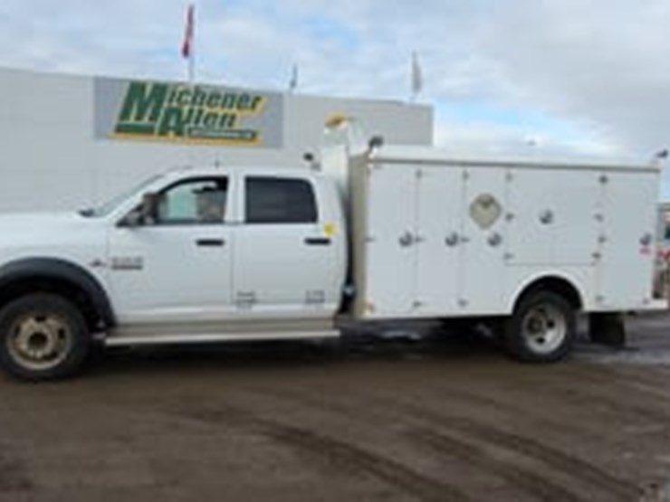 2017-ram-5500-crew-cab-4x4-s/a-service-truck-image-5