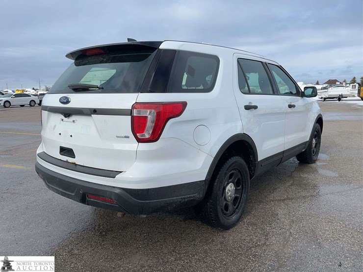 2019-ford-explorer-image-4