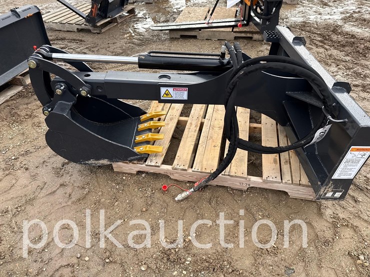 2767---skid-steer-backhoe-attach.-w/-18"-bucket-image-1