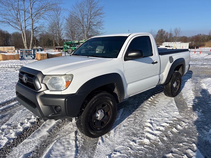 2014-toyota-tacoma-image-1