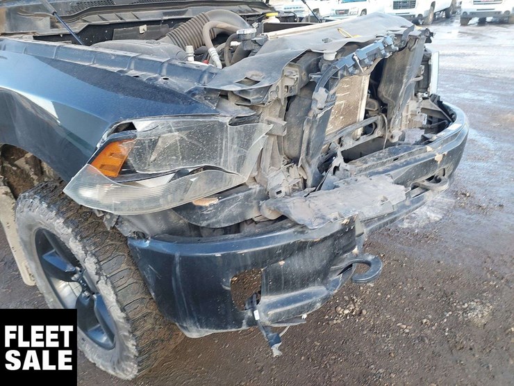 2023-ram-1500-classic-image-26