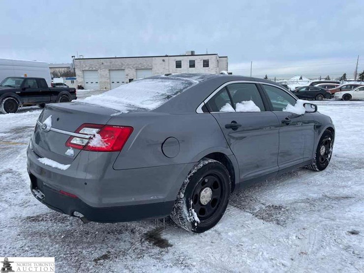 2018-ford-taurus-police-inte-image-6