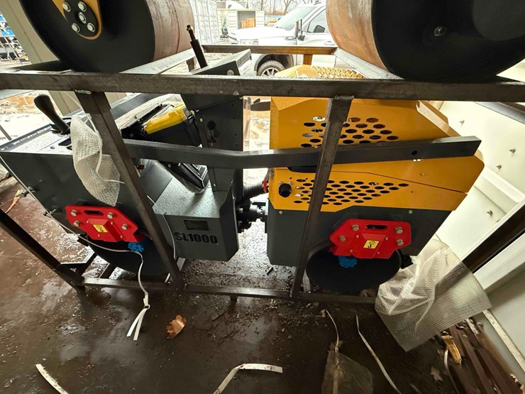 new-sd-lanch-co.-sl1000-tandem-vibratory-roller-image-4