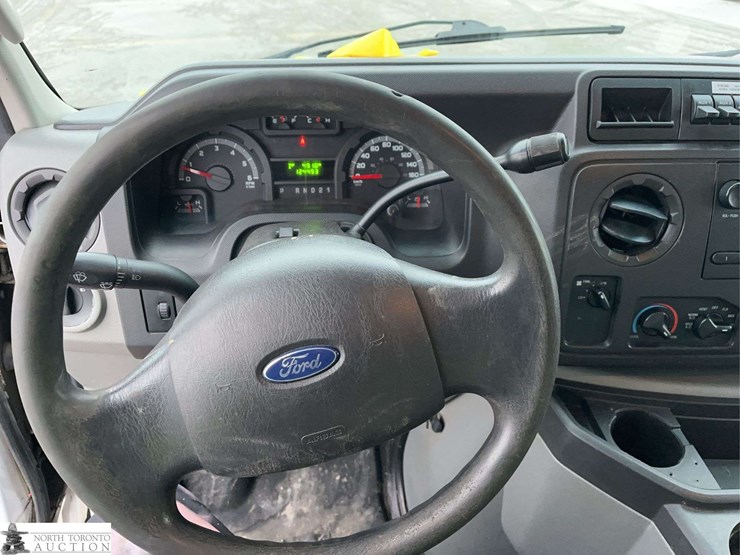 2011-ford-cargo-image-14