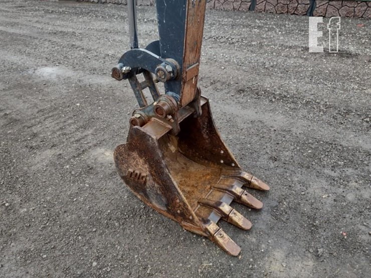 2022-deere-26g-image-15