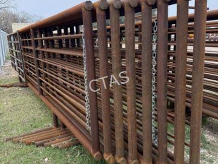 #148-•-freestanding-panels-24'-w/-one-12'-gate-image-4
