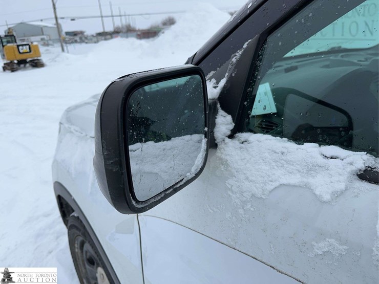 2018-ford-explorer-image-36