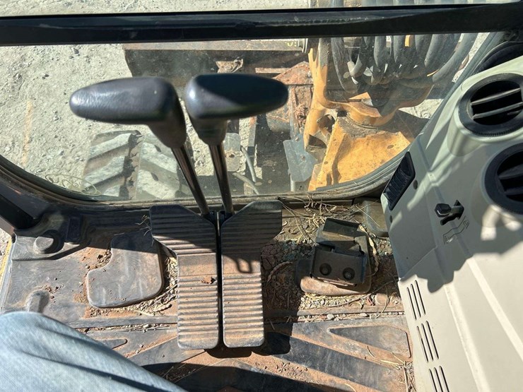 2016-case-cx55b-image-10