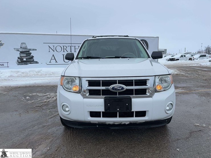 2012-ford-escape-xlt-image-2