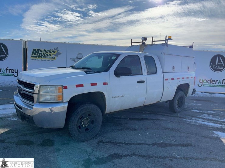 2008-chevrolet-silverado-2500hd-image-1