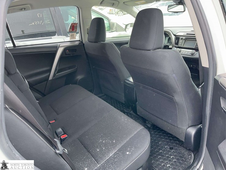 2017-toyota-rav4-image-28