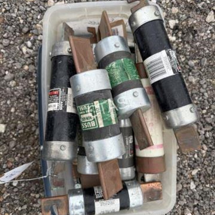 #210 • Small Tub of Bus Fuses - Multiple Sizes & Amps